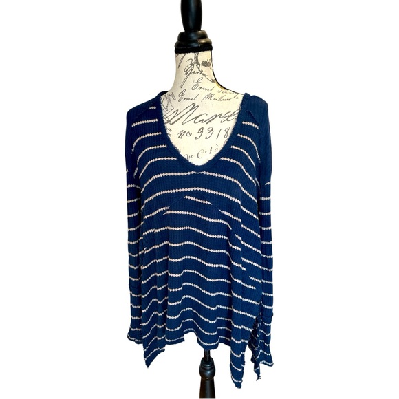 Free People Tops - FREE PEOPLE OVERSIZED THERMAL (EUC)